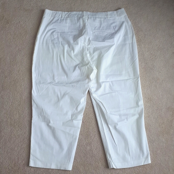 White Cotton Bermuda pants - Picture 6 of 6